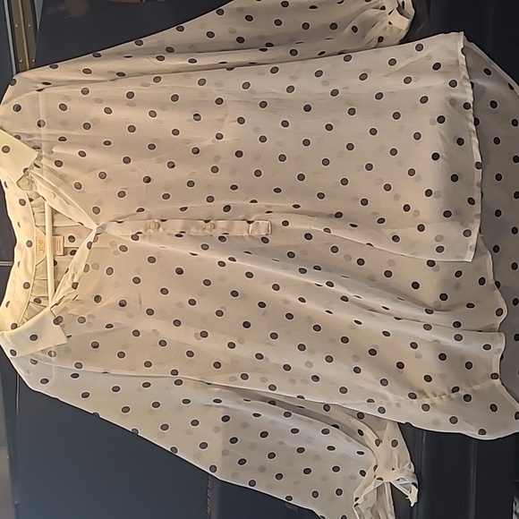 Polka-Dot blouse from Joe Fresh | Canadian clothing brand known for its afforda - Picture 4 of 5